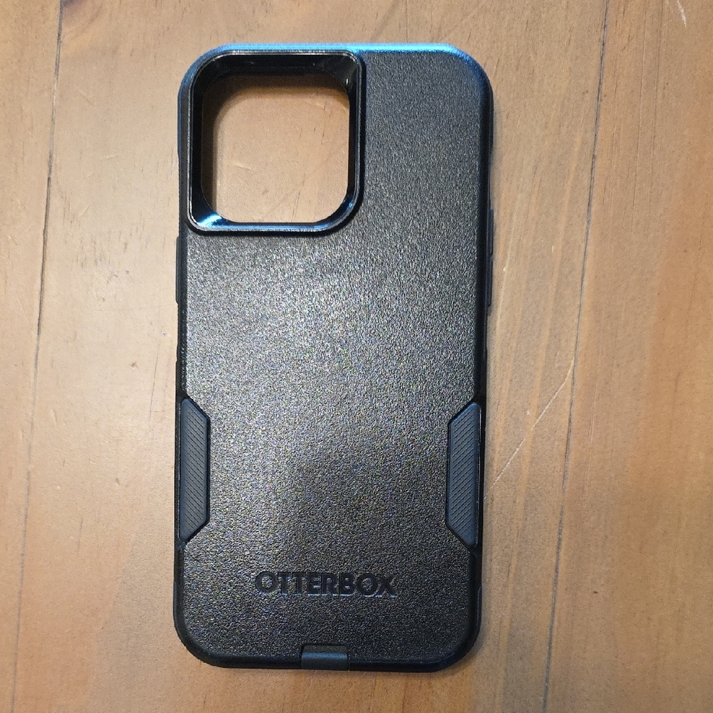 OtterBox Sleek Black Phone Case